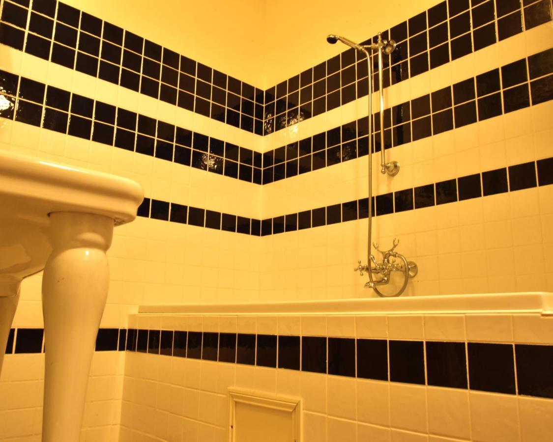 Logis Hotel Le Boudoir Belvès Exterior foto